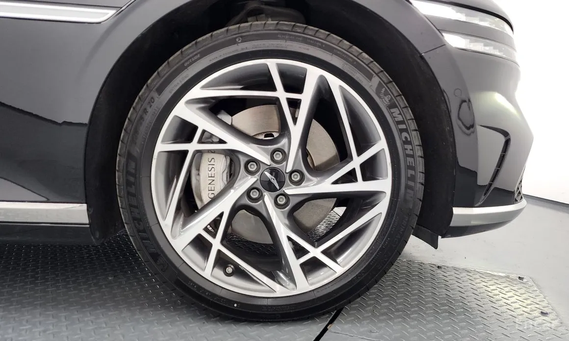 Фото 5 - Genesis G90