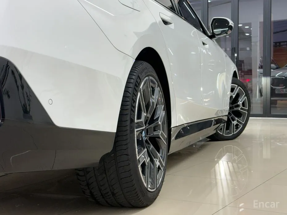 Фото 16 - BMW 5 Series