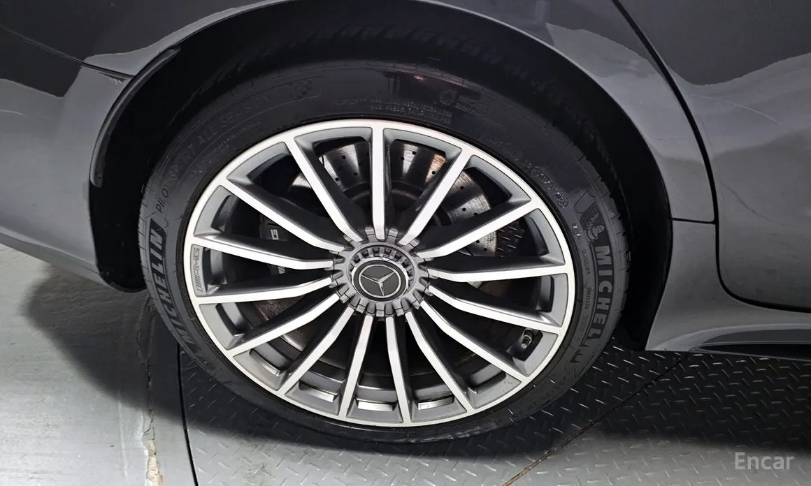 Фото 5 - Mercedes-Benz AMG GT