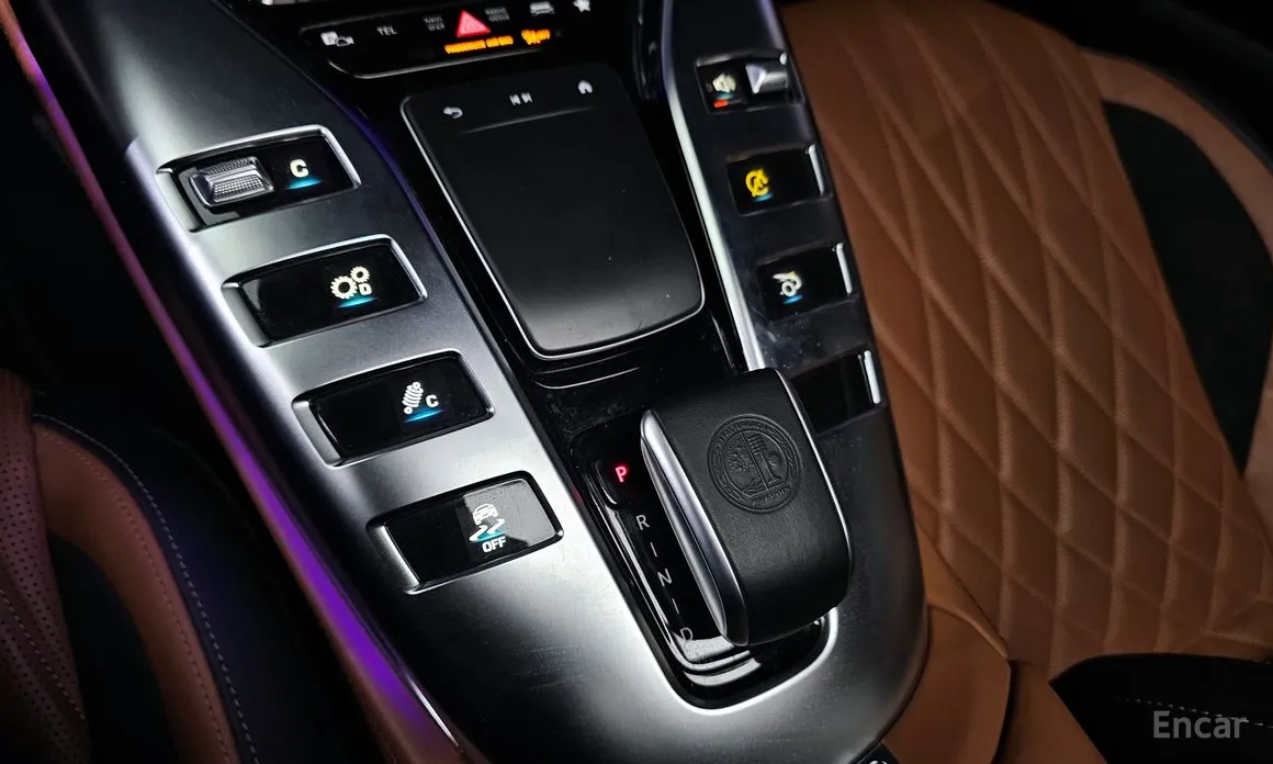 Фото 9 - Mercedes-Benz AMG GT