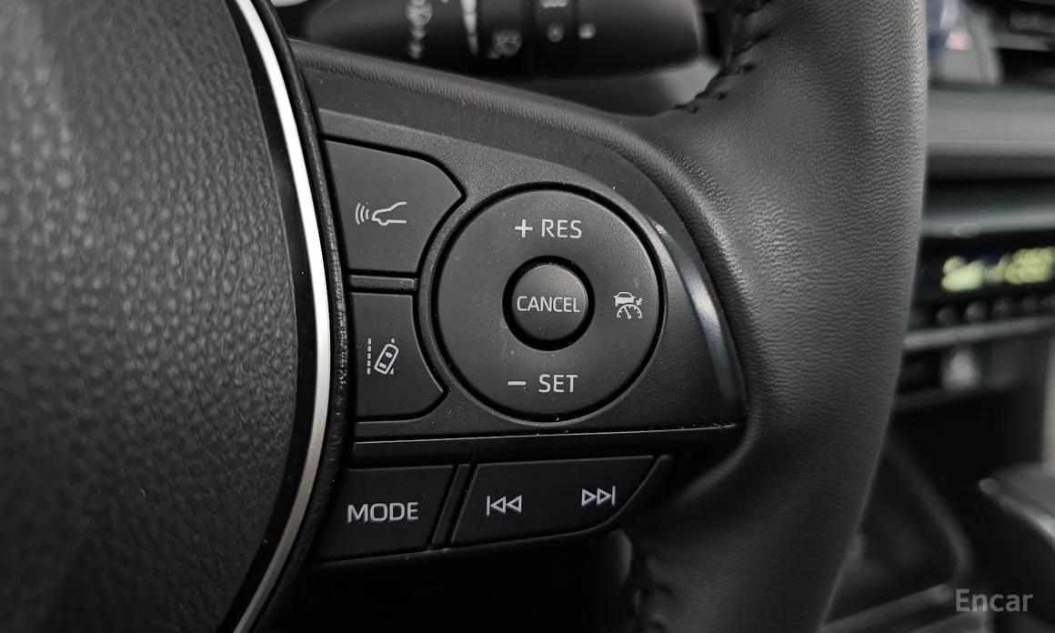 Фото 18 - Toyota RAV4