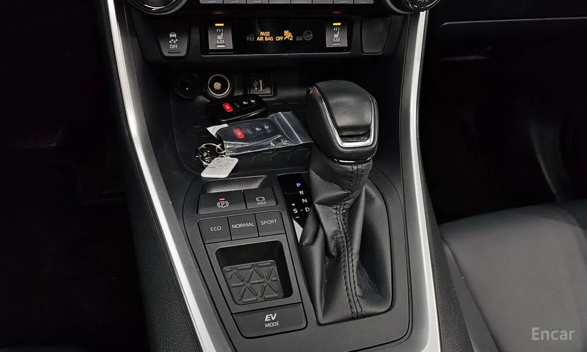 Фото 9 - Toyota RAV4