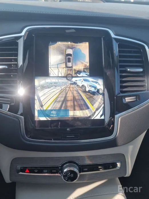 Фото 14 - Volvo XC90