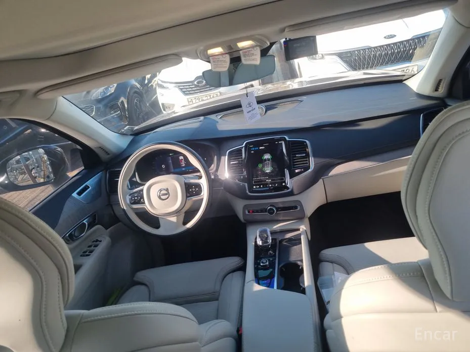 Фото 7 - Volvo XC90
