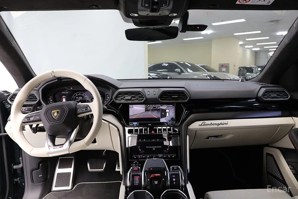 Фото 12 - Lamborghini Urus