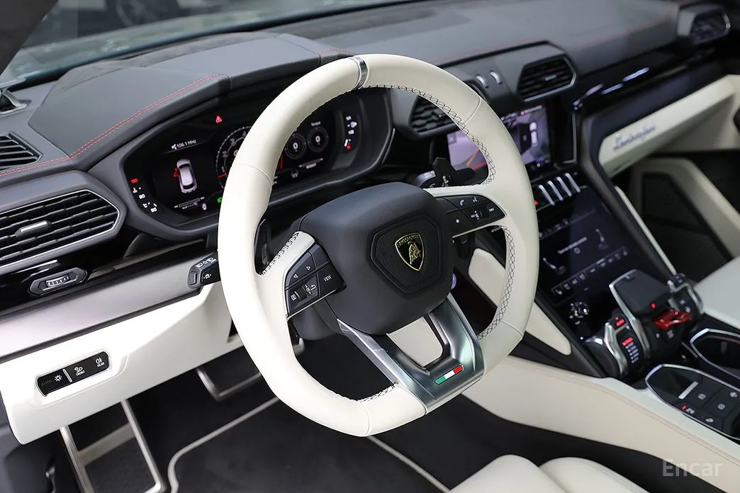 Фото 14 - Lamborghini Urus