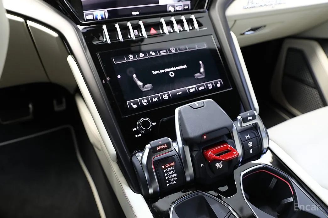 Фото 18 - Lamborghini Urus