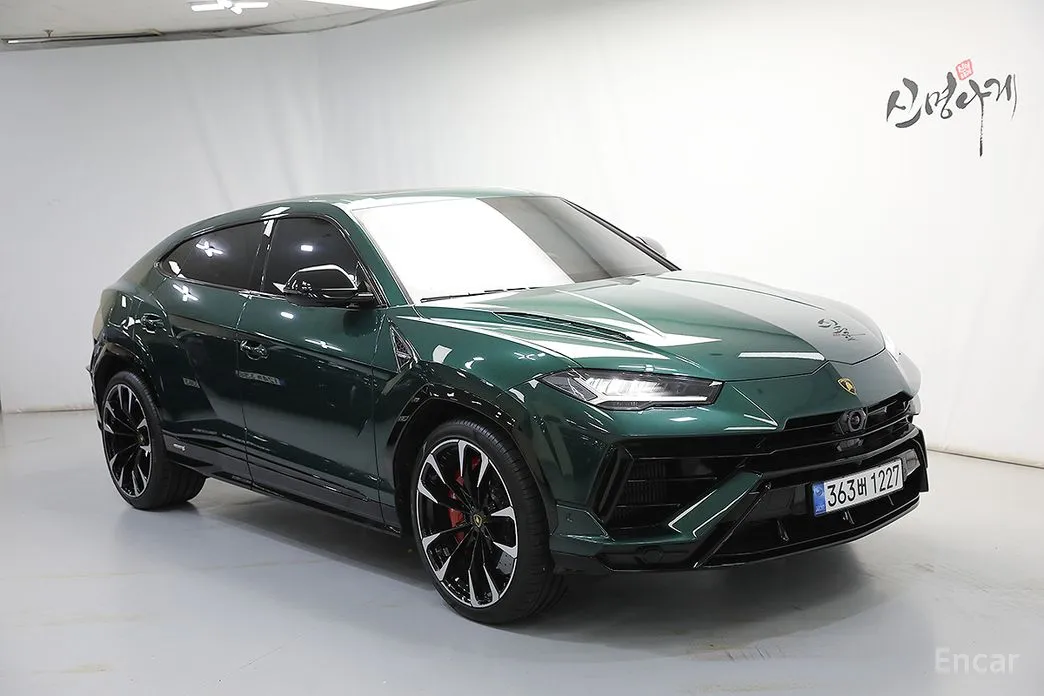 Фото 2 - Lamborghini Urus