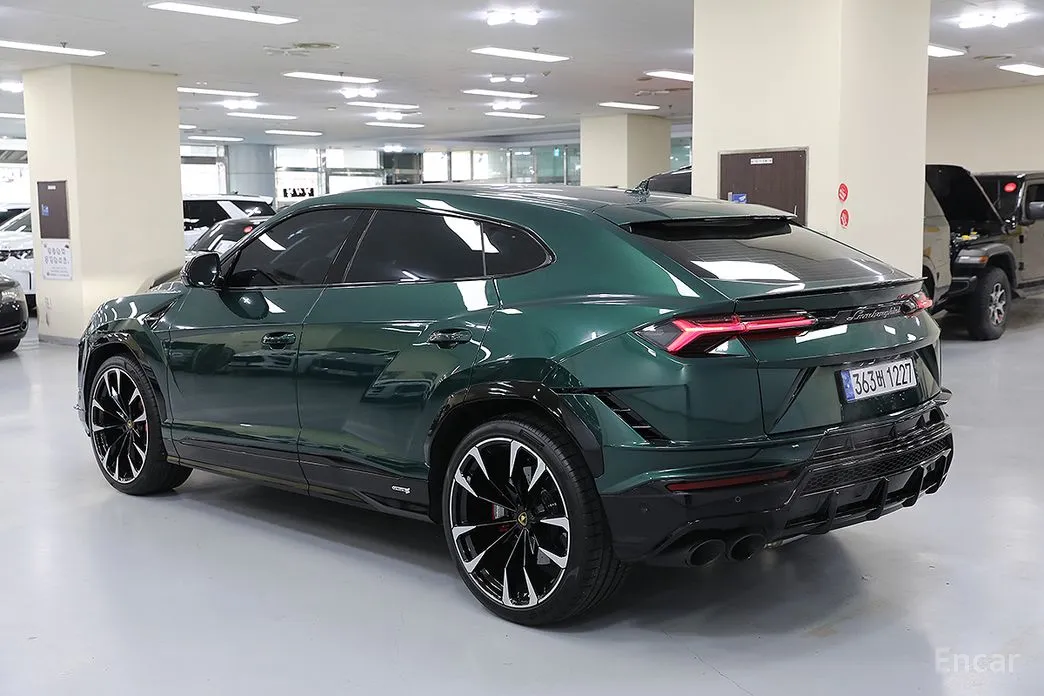 Фото 8 - Lamborghini Urus