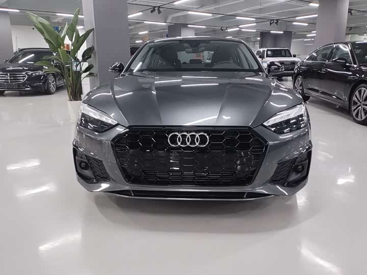Фото 2 - Audi A5
