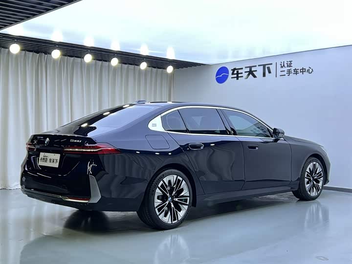 Фото 3 - BMW 5 Series