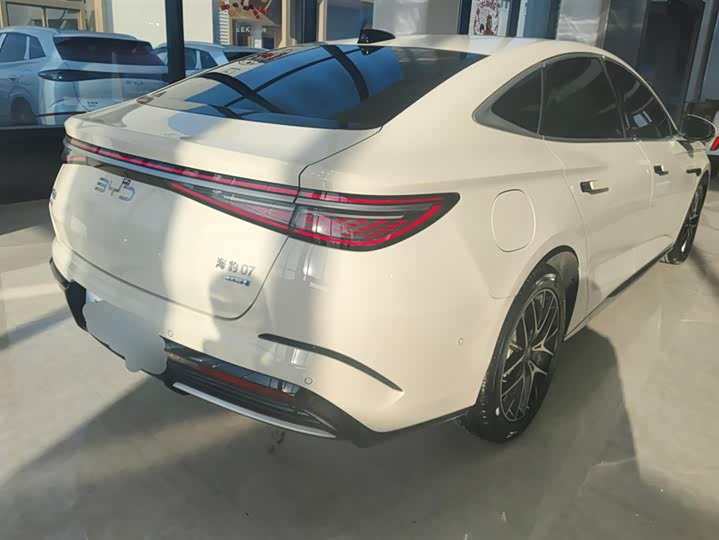 Фото 3 - BYD Seal 07 DM-i Hybrid