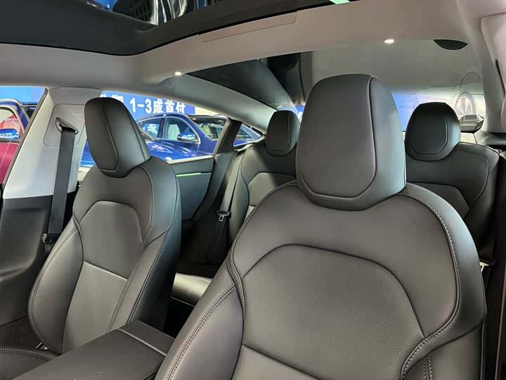 Фото 7 - Tesla Model 3