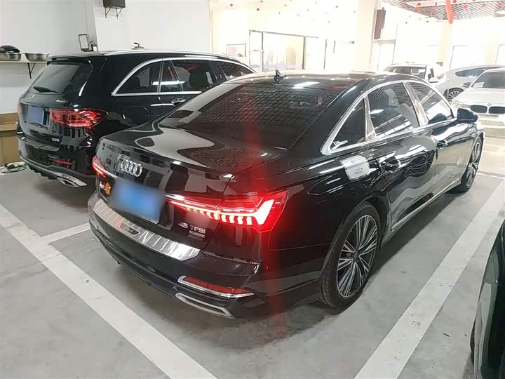 Фото 7 - Audi A6L