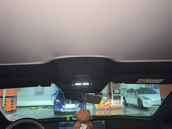 Фото 9 - XPeng Mona M03