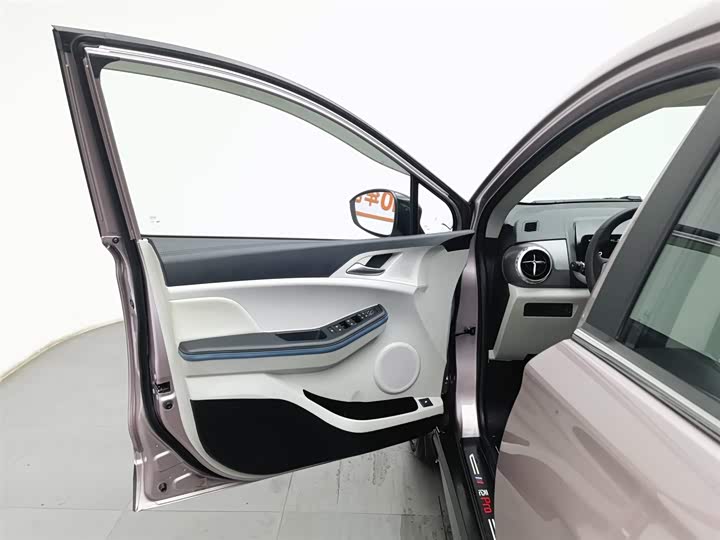 Фото 8 - BYD Yuan Pro