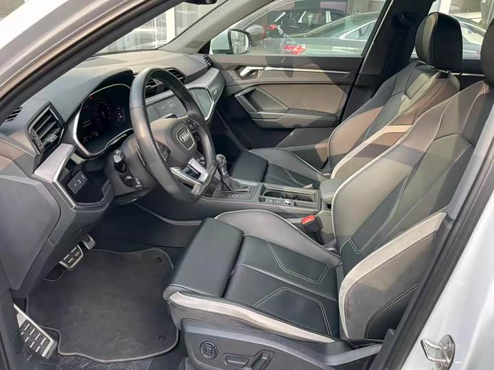 Фото 3 - Audi Q3