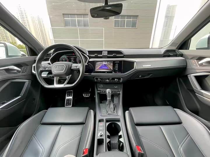 Фото 6 - Audi Q3