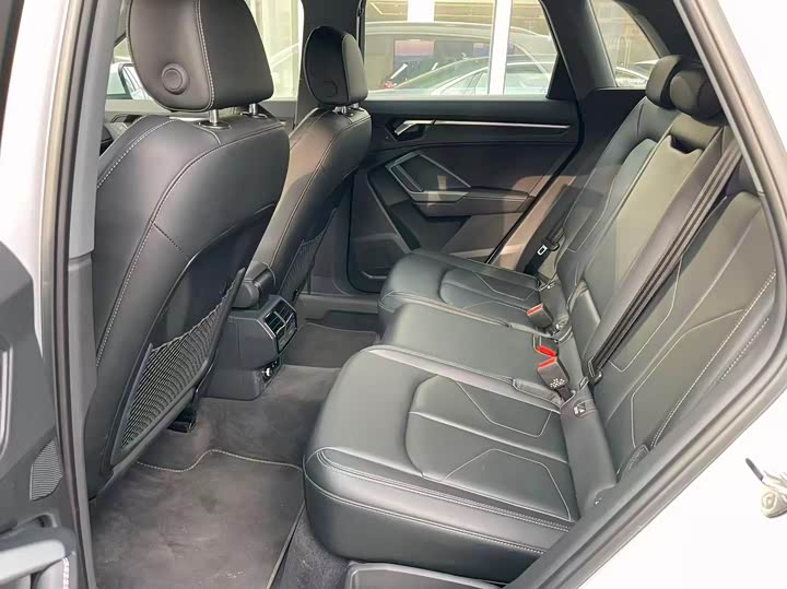 Фото 9 - Audi Q3