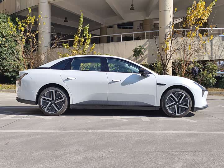 Фото 3 - XPeng Mona M03