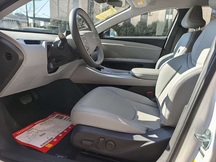 Фото 9 - XPeng Mona M03