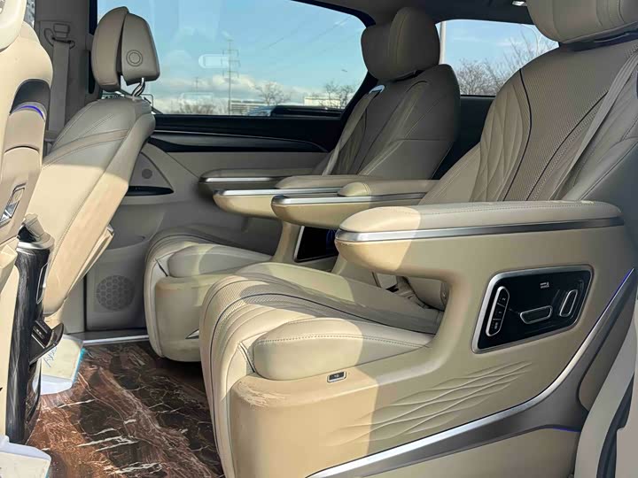 Фото 8 - Buick GL8 ES