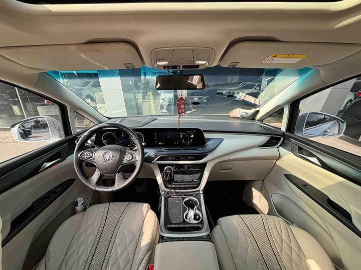 Фото 9 - Buick GL8 ES