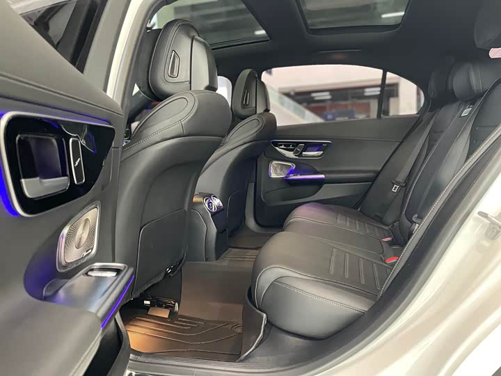 Фото 9 - Mercedes-Benz C-Class