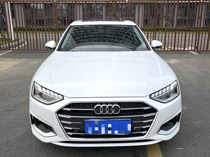 Фото 2 - Audi A4L