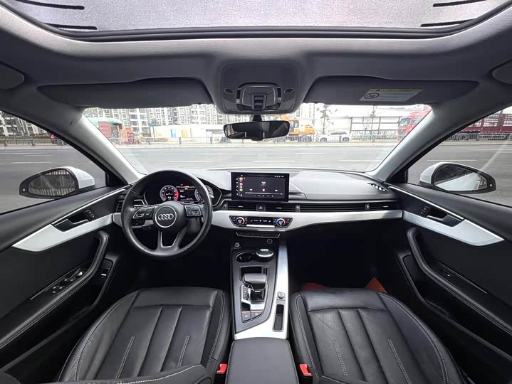 Фото 3 - Audi A4L