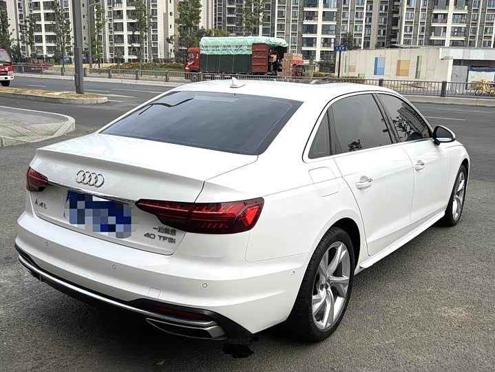 Фото 7 - Audi A4L