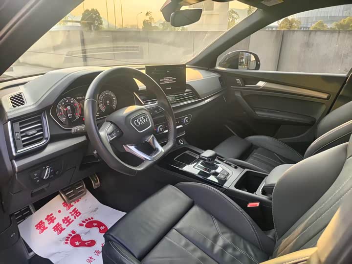 Фото 8 - Audi Q5L