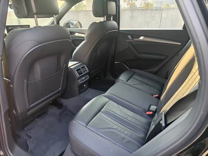 Фото 9 - Audi Q5L