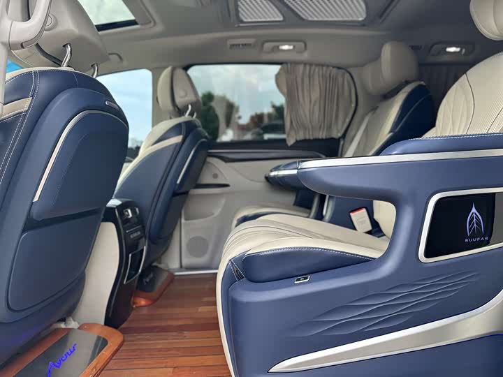 Фото 5 - Buick GL8 ES