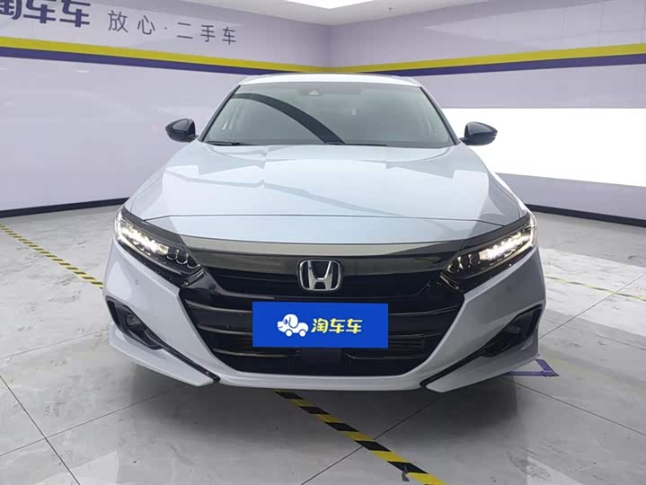 Фото 2 - Honda Accord