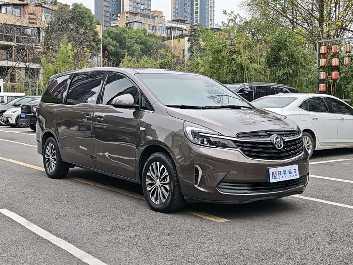 Фото 3 - Buick GL8 ES