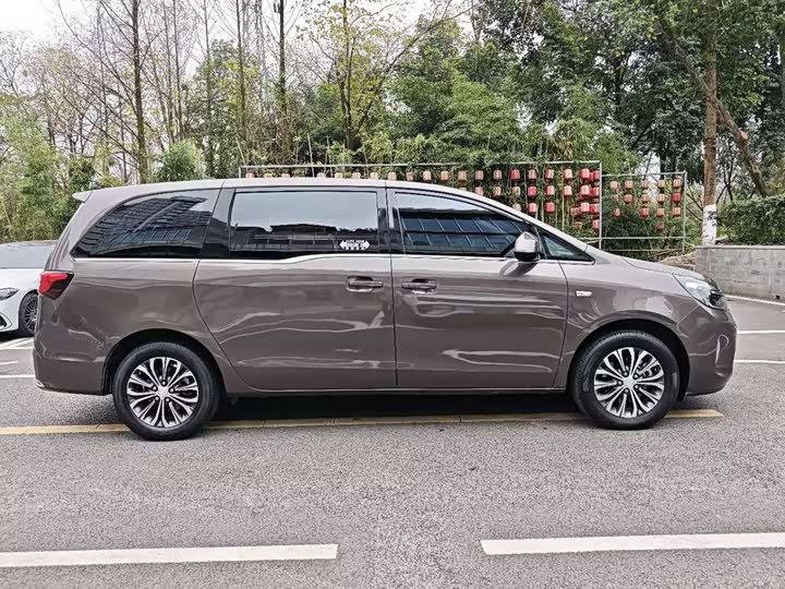 Фото 8 - Buick GL8 ES