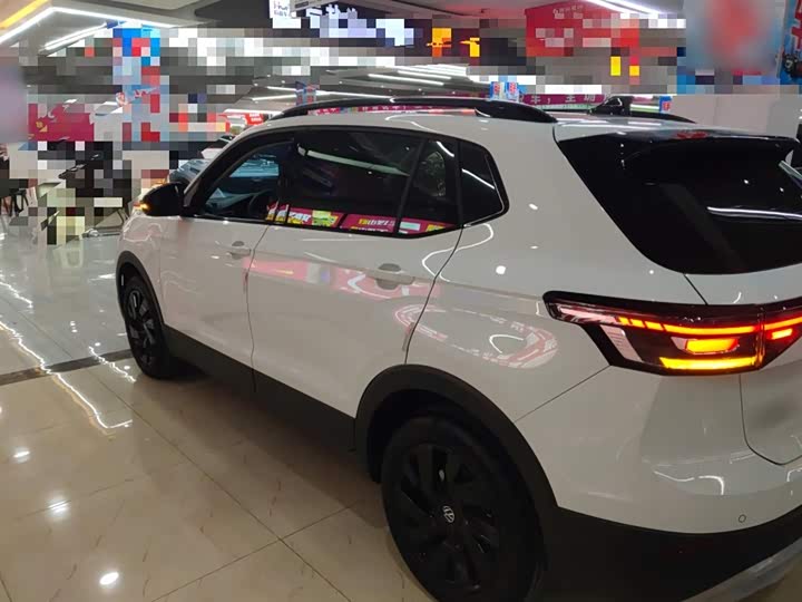 Фото 5 - Volkswagen Tharu