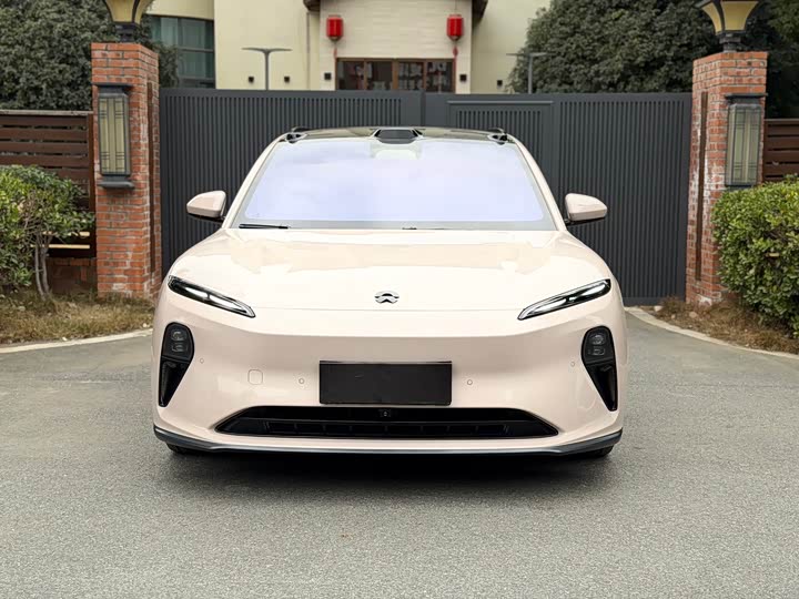 Фото 2 - Nio ET5T