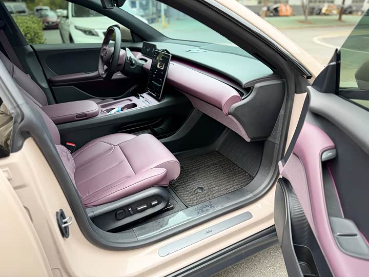 Фото 8 - Nio ET5T