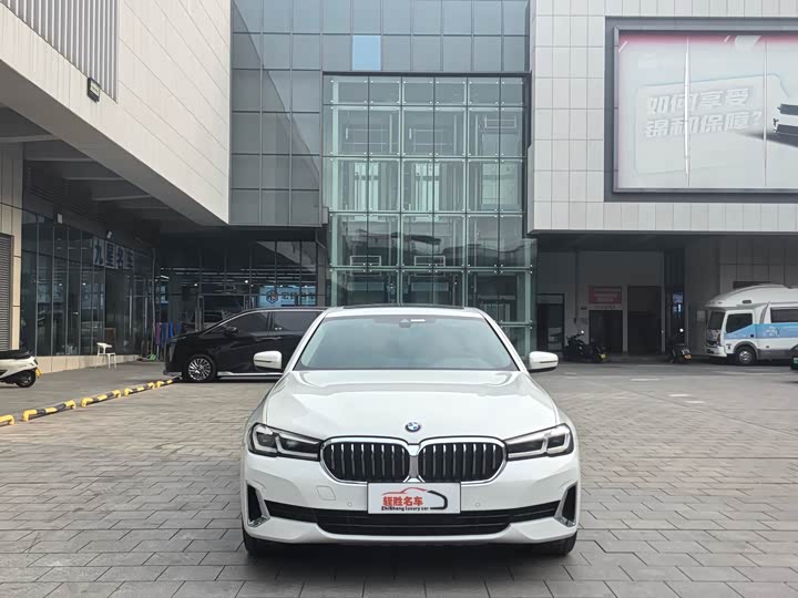 Фото 3 - BMW 5 Series