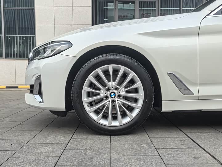 Фото 5 - BMW 5 Series