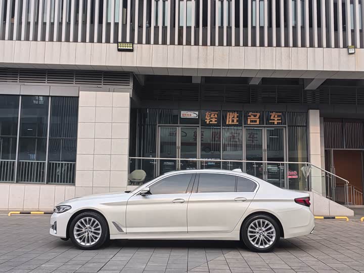 Фото 6 - BMW 5 Series