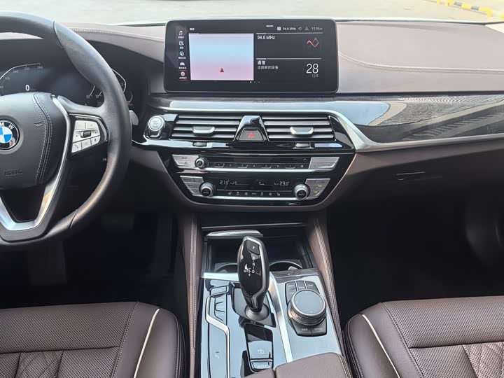 Фото 8 - BMW 5 Series