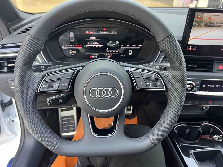 Фото 8 - Audi A4L