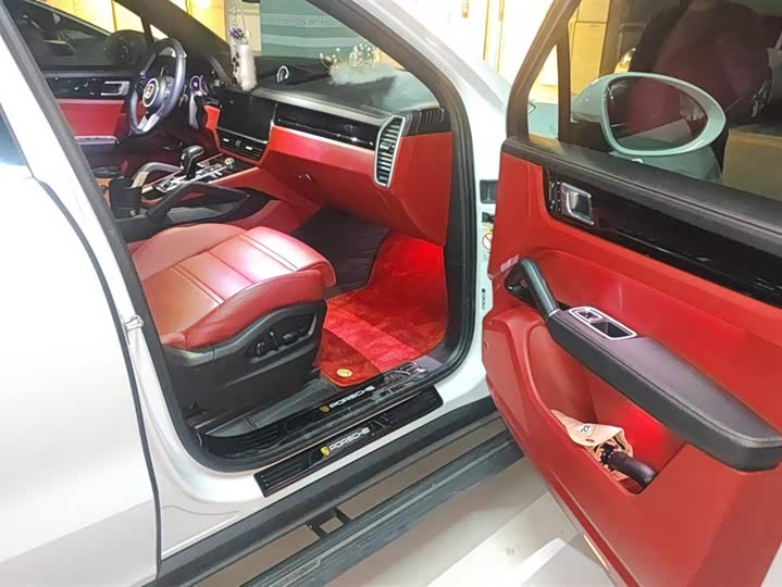 Фото 8 - Porsche Cayenne