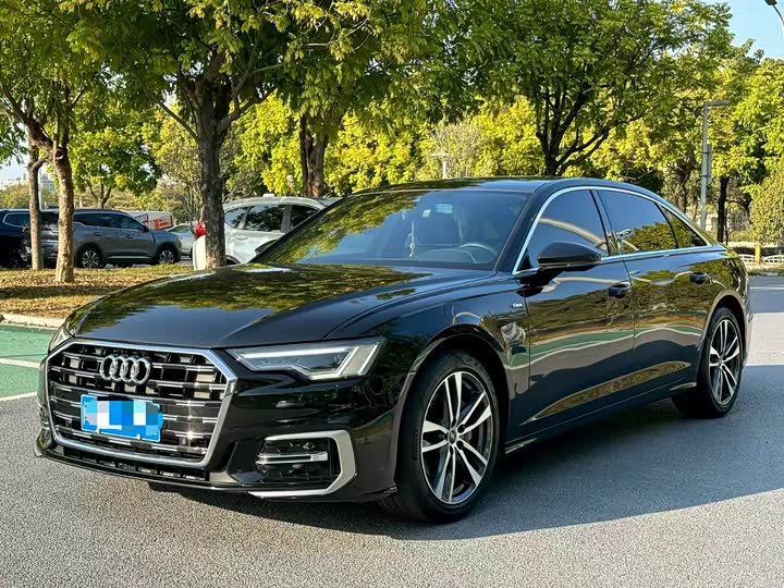 Фото 1 - Audi A6L