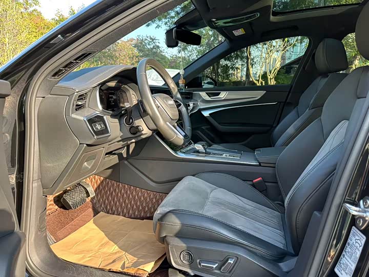 Фото 7 - Audi A6L