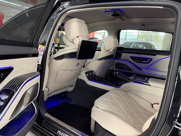 Фото 4 - Mercedes-Benz Maybach S-Class