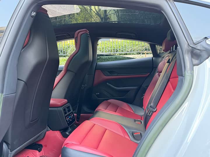 Фото 8 - Porsche Taycan